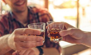 Horoskop alkoholiků: jak se znamení zvěrokruhu opíjejí?